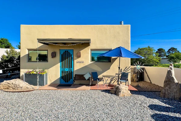 Cozy Casita in the Heart of Santa Fe with gas kiva fireplace and private patio