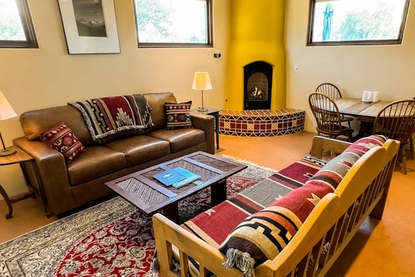 Cozy Casita in the Heart of Santa Fe with gas kiva fireplace and private patio