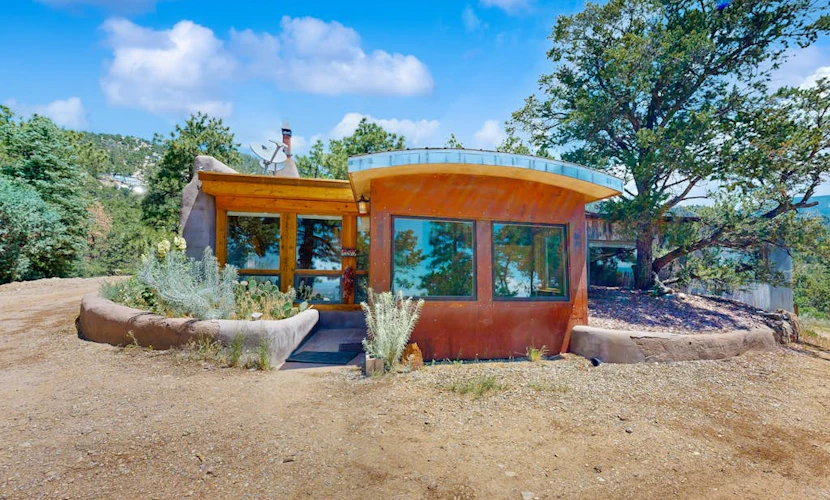 Quiet Mountain Retreat - Fireplace, Pizza Oven, WiFi, Washer & Dryer, Dogs OK