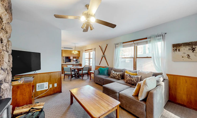 Comfortable condo with mountain views, patio, & easy ski access