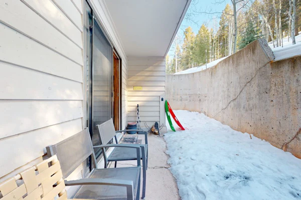 Comfortable condo with mountain views, patio, & easy ski access
