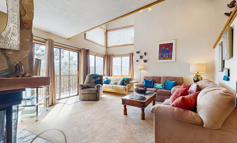 Stylish corner condo with views, jetted tub, resort access, and free WiFi