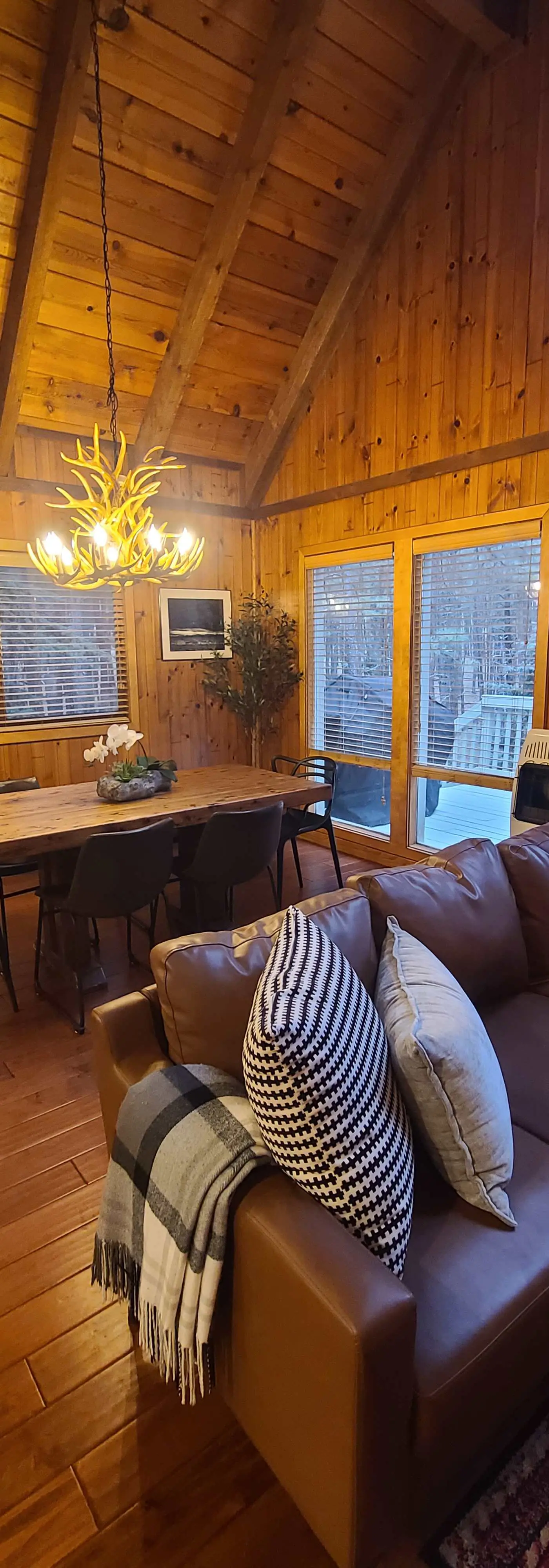 Coyote Cabin - Deck Views, Gameroom, Close to Golf