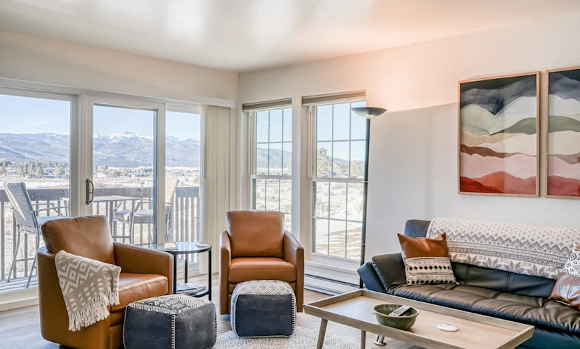 Incredible mountain-view condo with fireplace, balcony, and a full kitchen