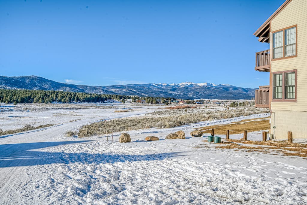 Incredible mountain-view condo with fireplace, balcony, and a full kitchen