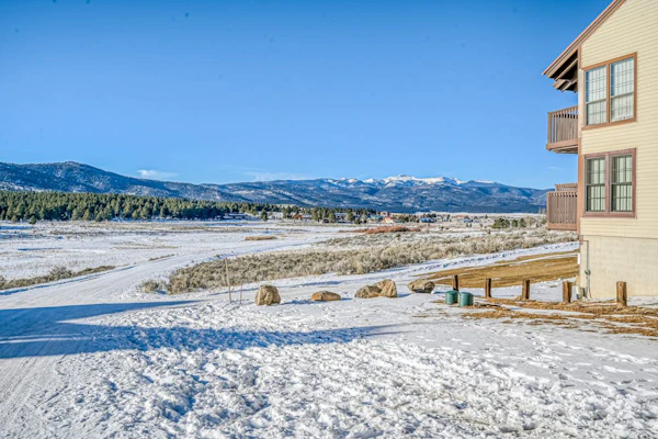 Incredible mountain-view condo with fireplace, balcony, and a full kitchen