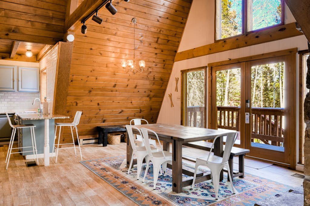 Tree-surrounded A-frame with large balcony, washer/dryer, & foosball table