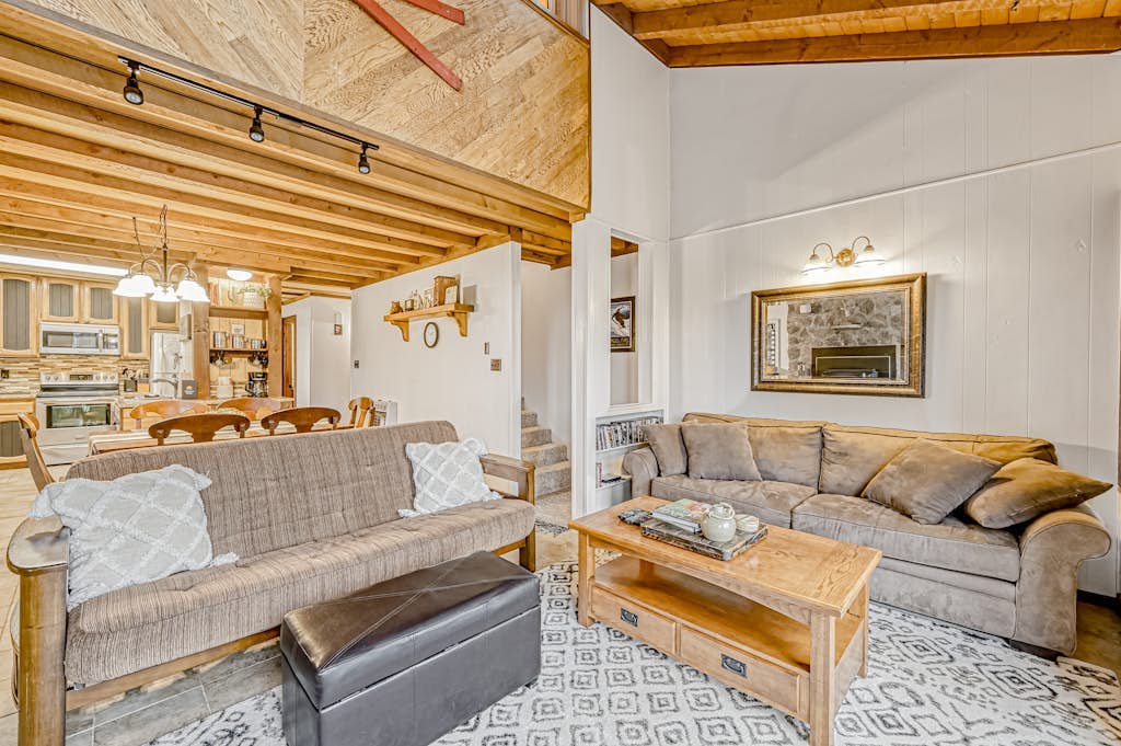 Charming condo near skiing, whitewater rafting & kayaking