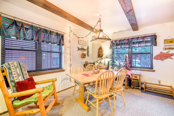 Mountain-view condo with a jetted tub, fireplace & W/D