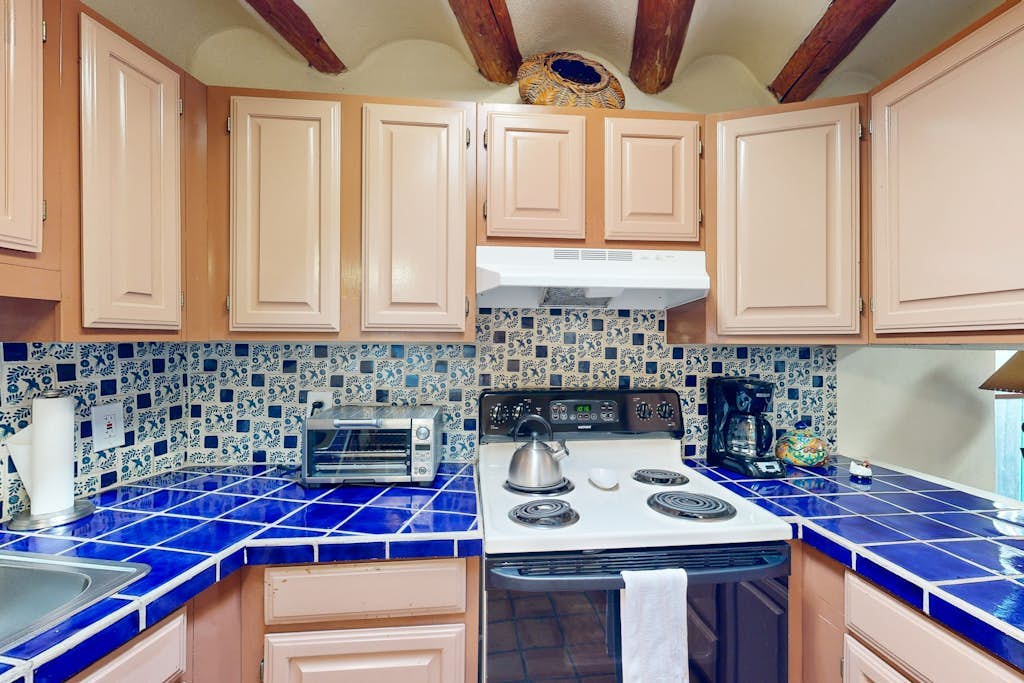 Historic Eastside Adobe Casita w/ Garden Patio - 2 Blocks to Downtown