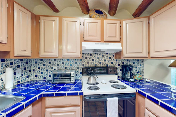 Historic Eastside Adobe Casita w/ Garden Patio - 2 Blocks to Downtown