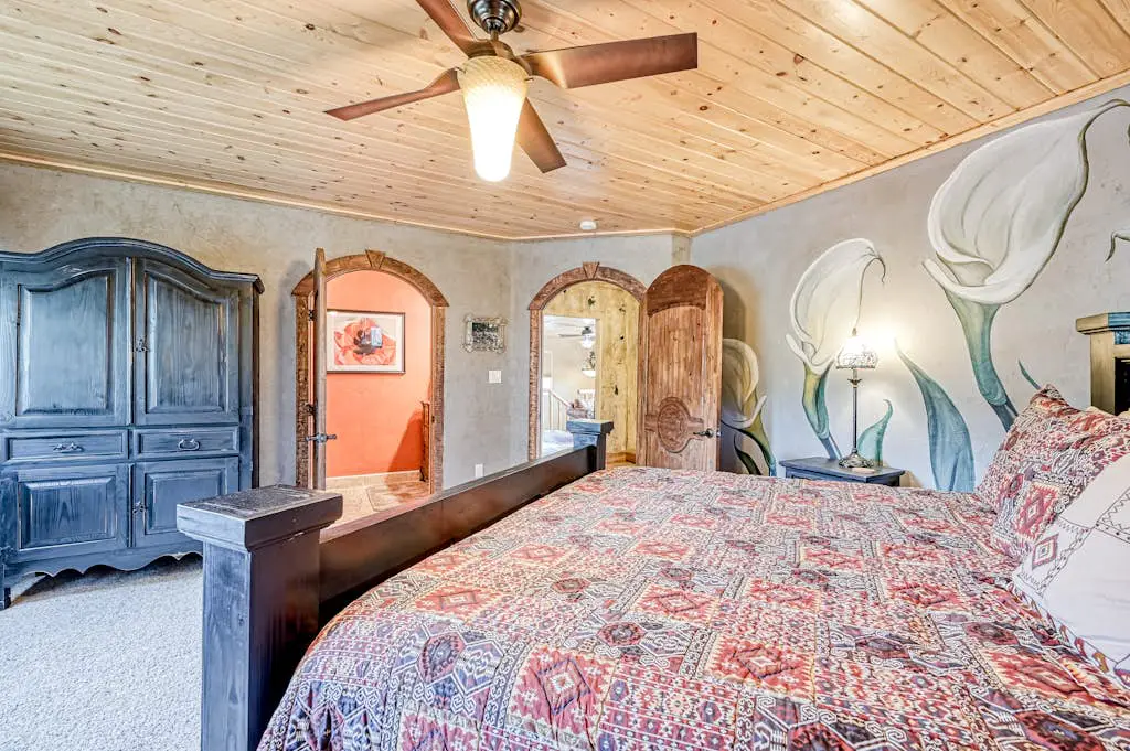 Casa Grande - the Palace in the Pines