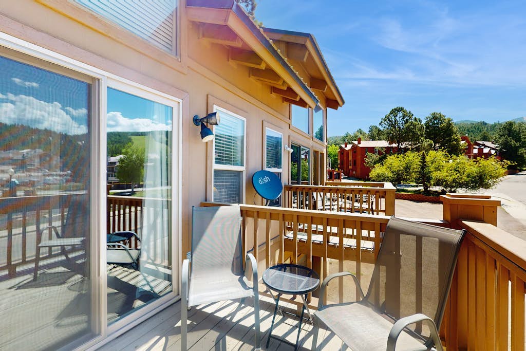 Modern townhome near skiing with mountain view, garage & secured bike storage