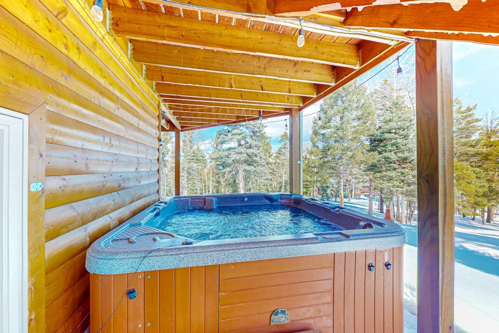 Idyllic five-acre retreat with private hot tub, games, deck, & mountain views