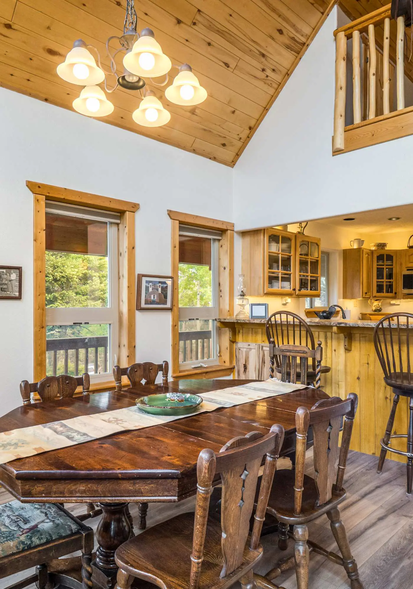 The Bear Chalet - Hot Tub, Game Room, Mtn Views