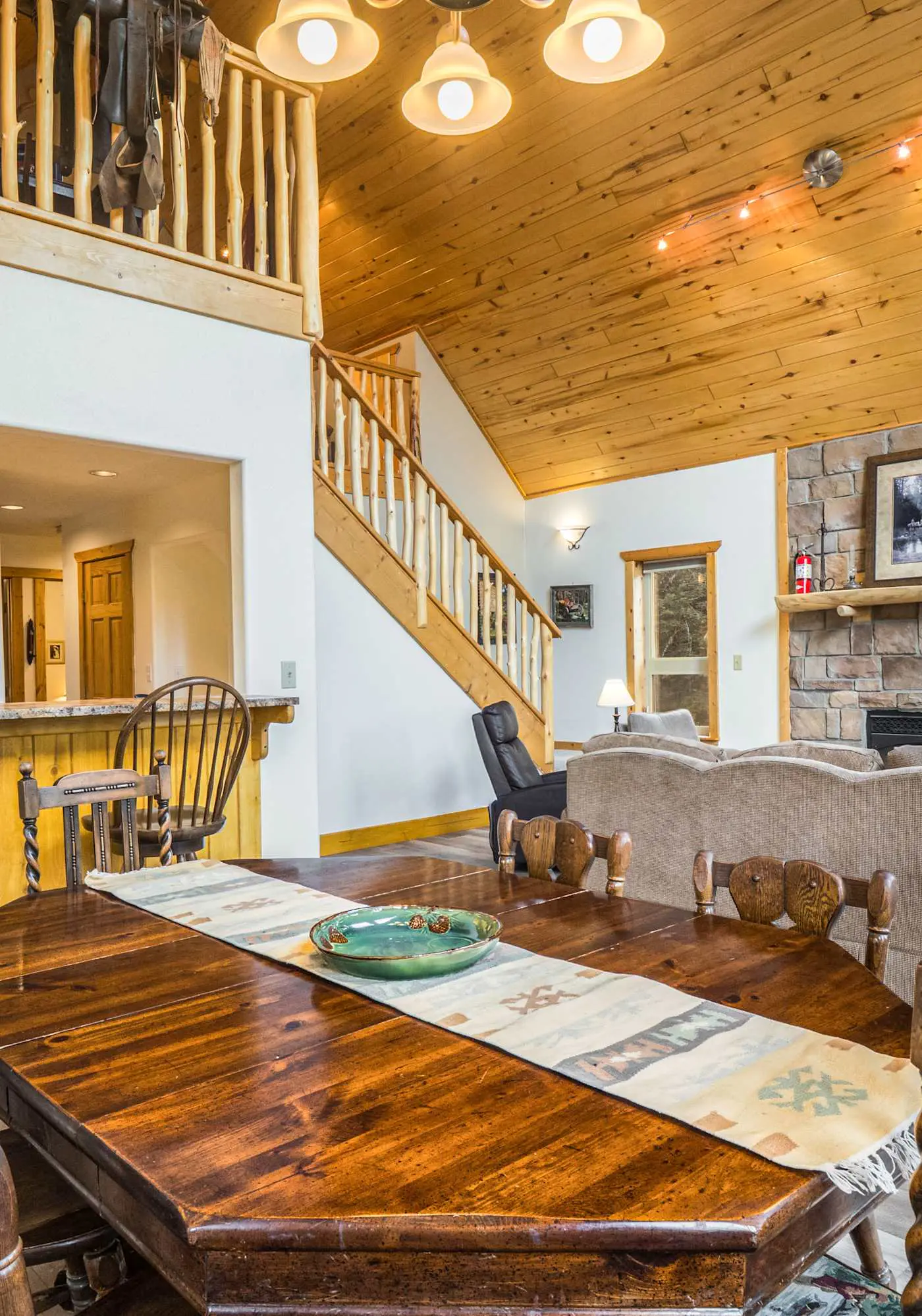 The Bear Chalet - Hot Tub, Game Room, Mtn Views