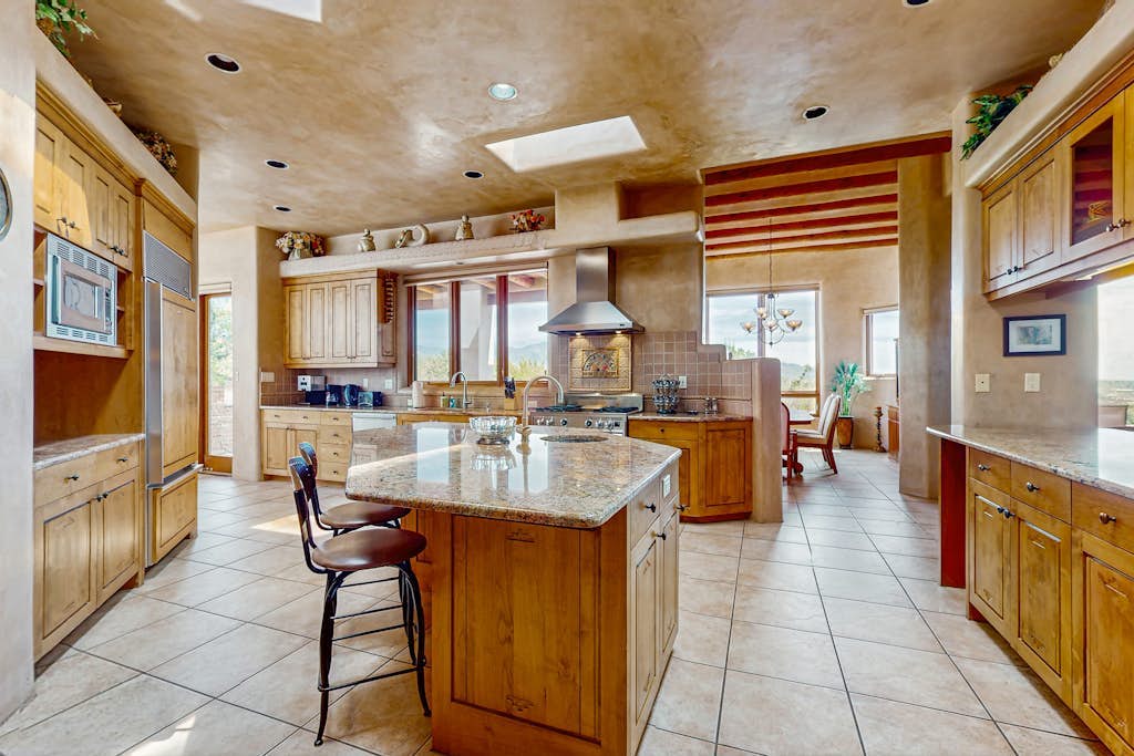 Mountain-view magic - large home office, chef’s kitchen, wraparound patio