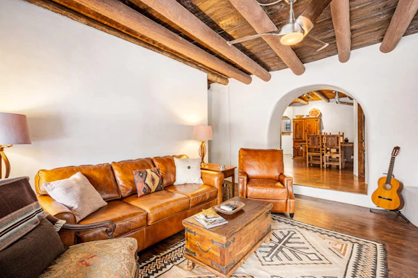 Southwestern home with cozy fireplaces, grill & washer/dryer - near Taos Plaza