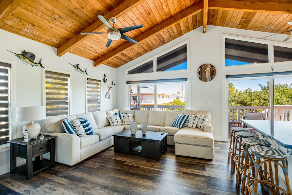 Pristine Waterfront Charmer - Outdoor Living & Dining, Dock, AC - Snowbirds OK