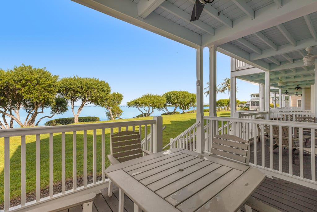 Restful waterfront townhome with deck, great water views & washer/dryer