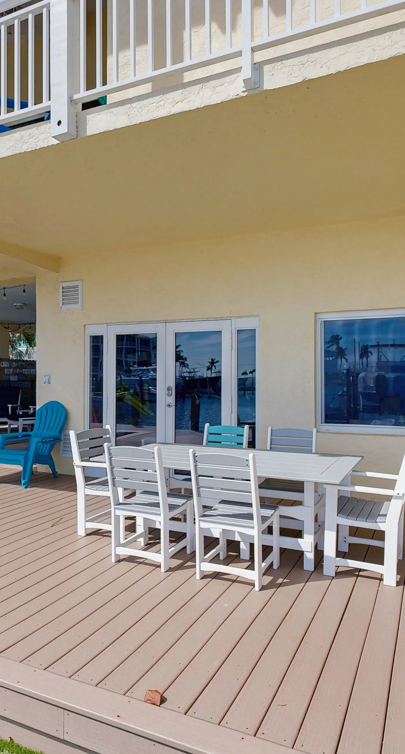 Captain's Cove