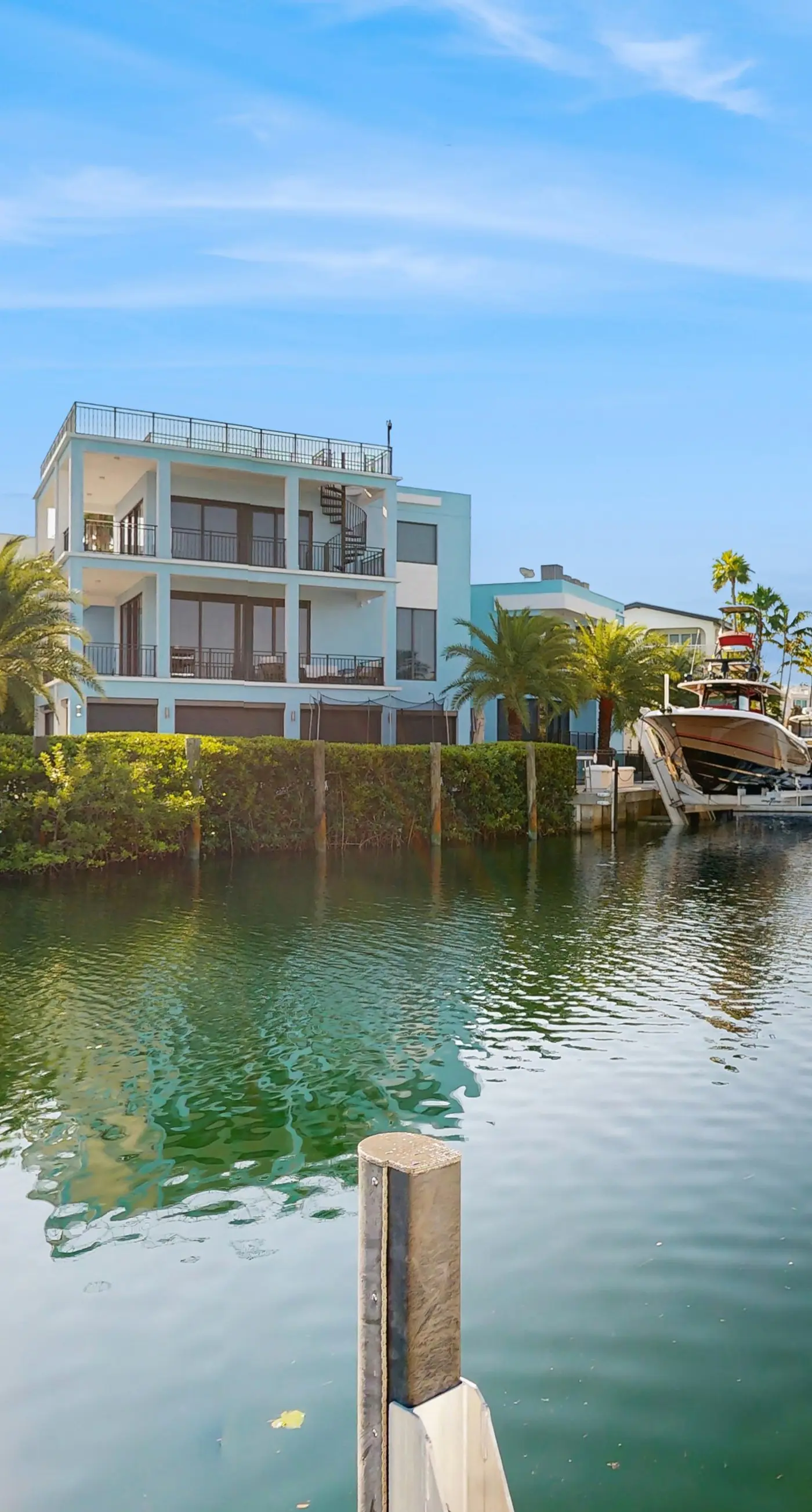 Captain's Cove