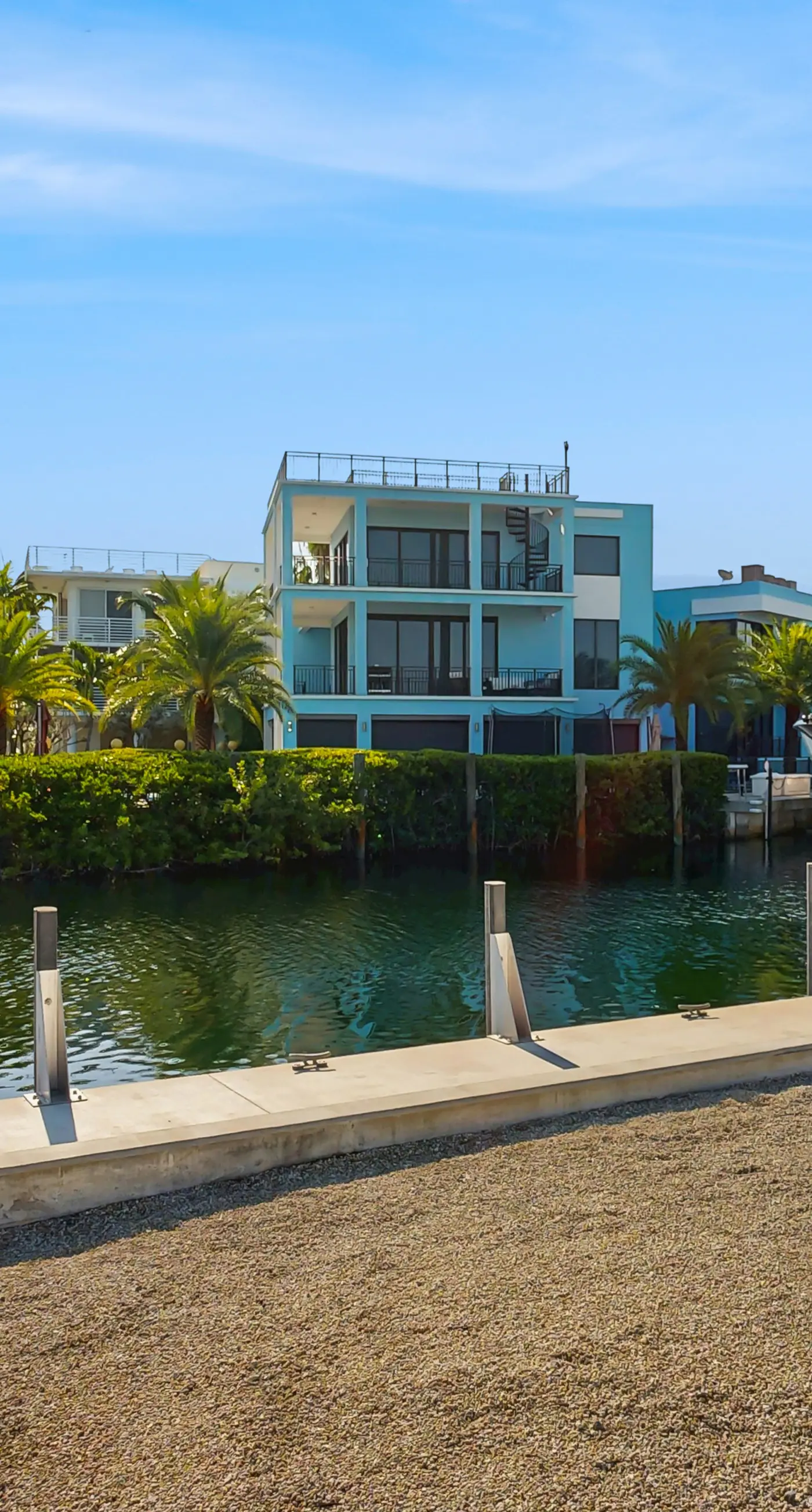 Captain's Cove