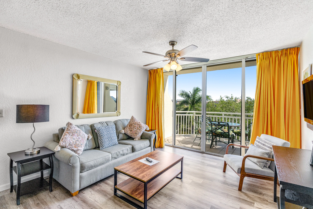 Sunrise Suites - Tierra Bomba Suite 403