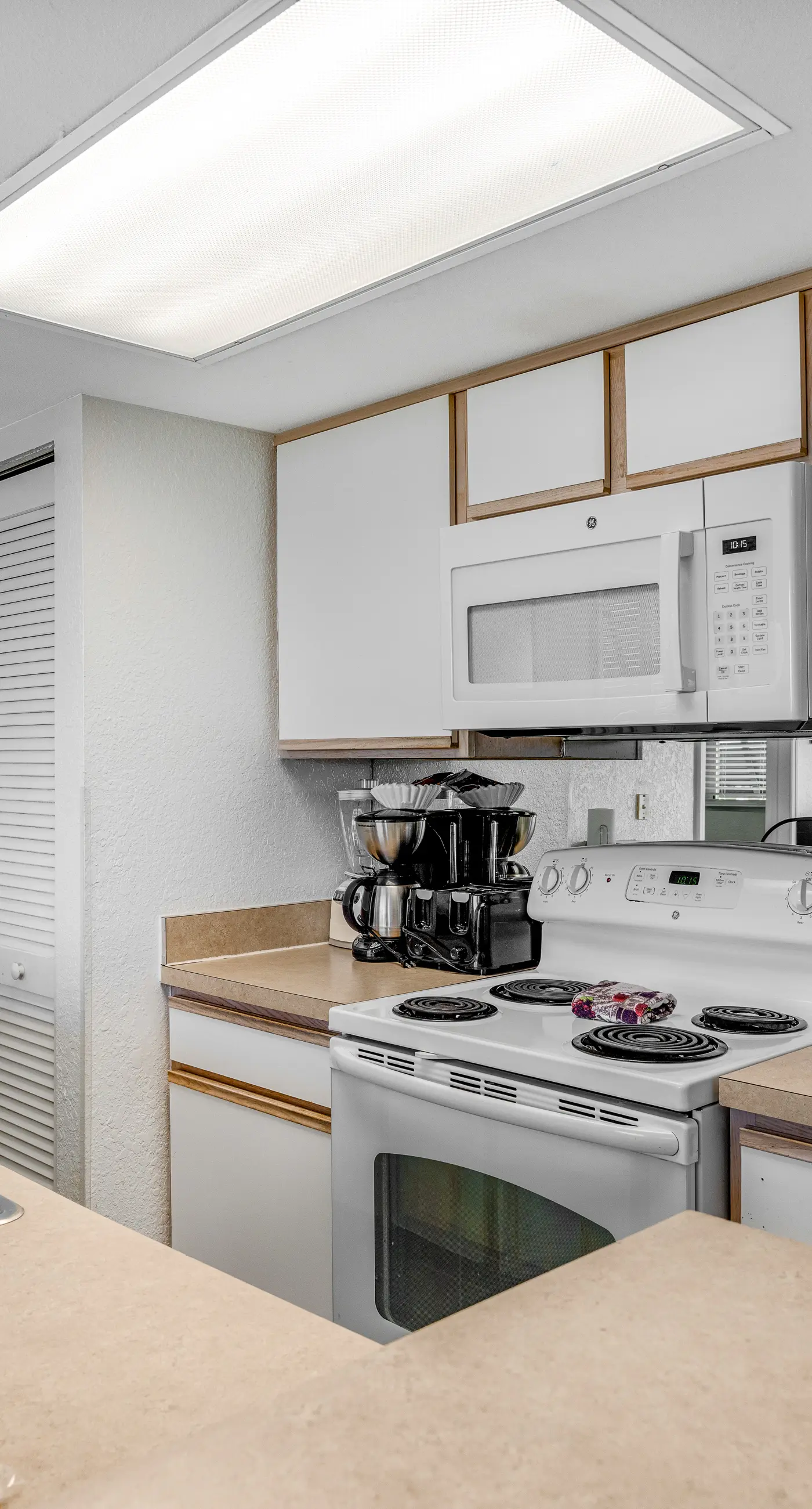 Sunrise Suites - Tierra Bomba Suite 403