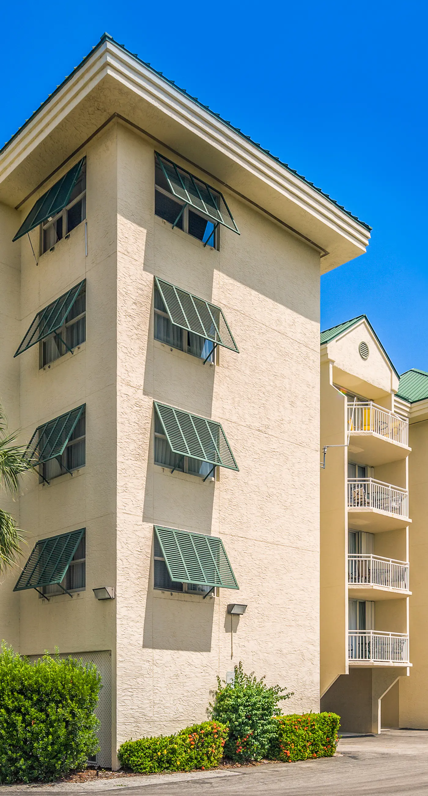 Sunrise Suites - Tierra Bomba Suite 403