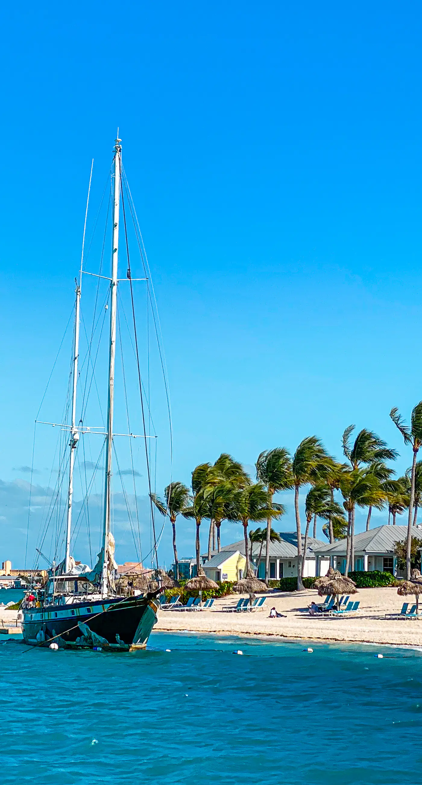 Sunrise Suites - Tierra Bomba Suite 403