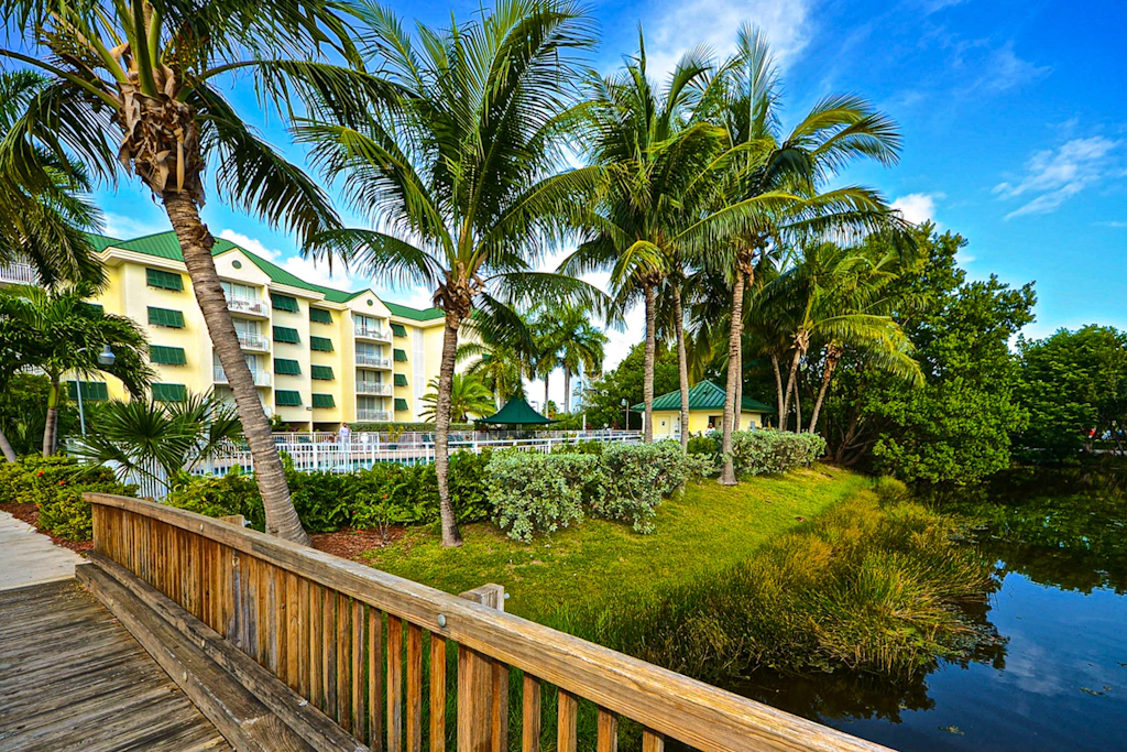 Sunrise Suites - Panama Suite 310