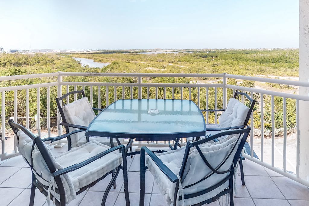 Watch Sunsets from Your Deck, Shared Pool/Hot Tub - Perfect for the Whole Family