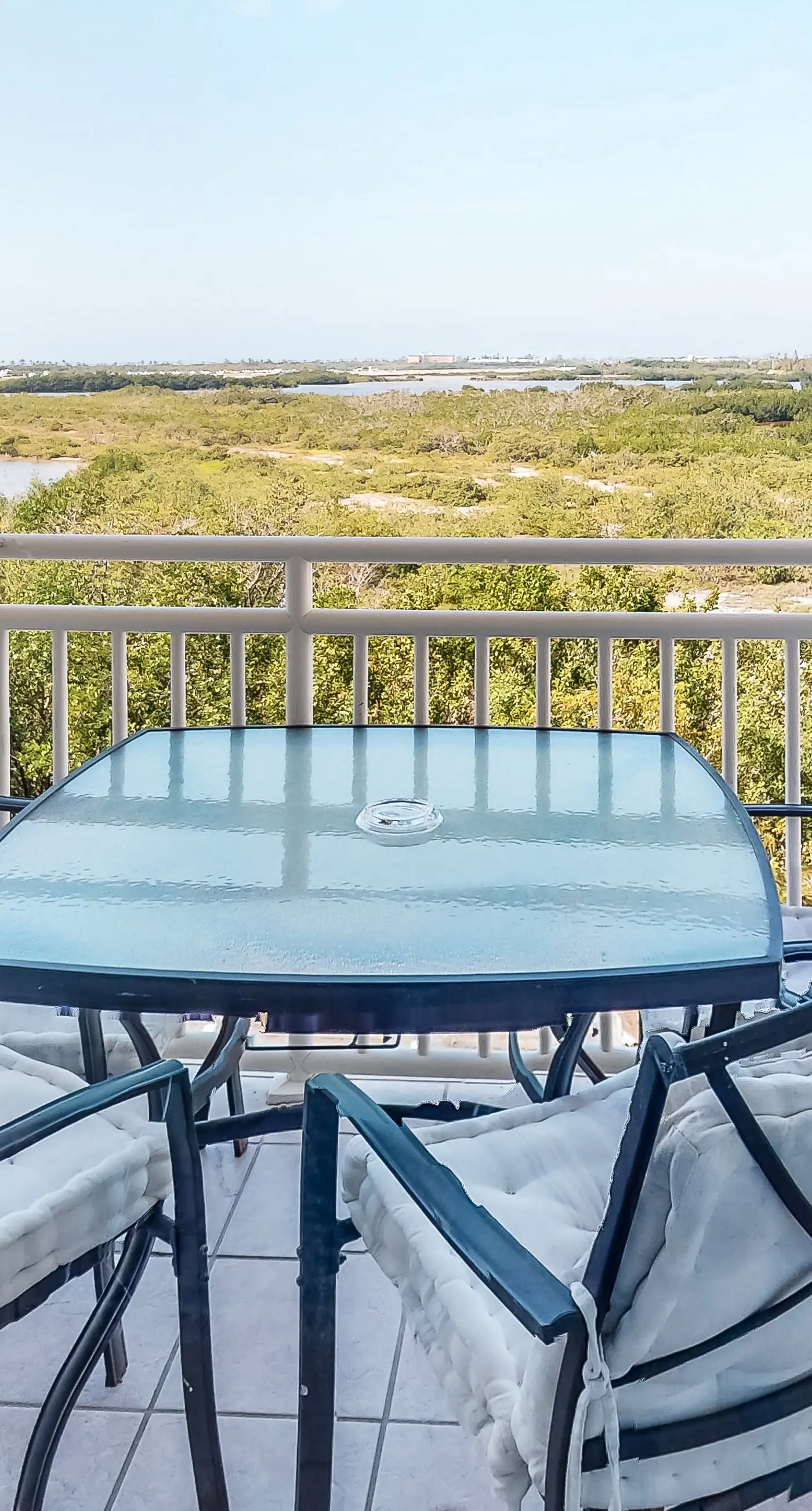 Sunrise Suites - Panama Suite 310