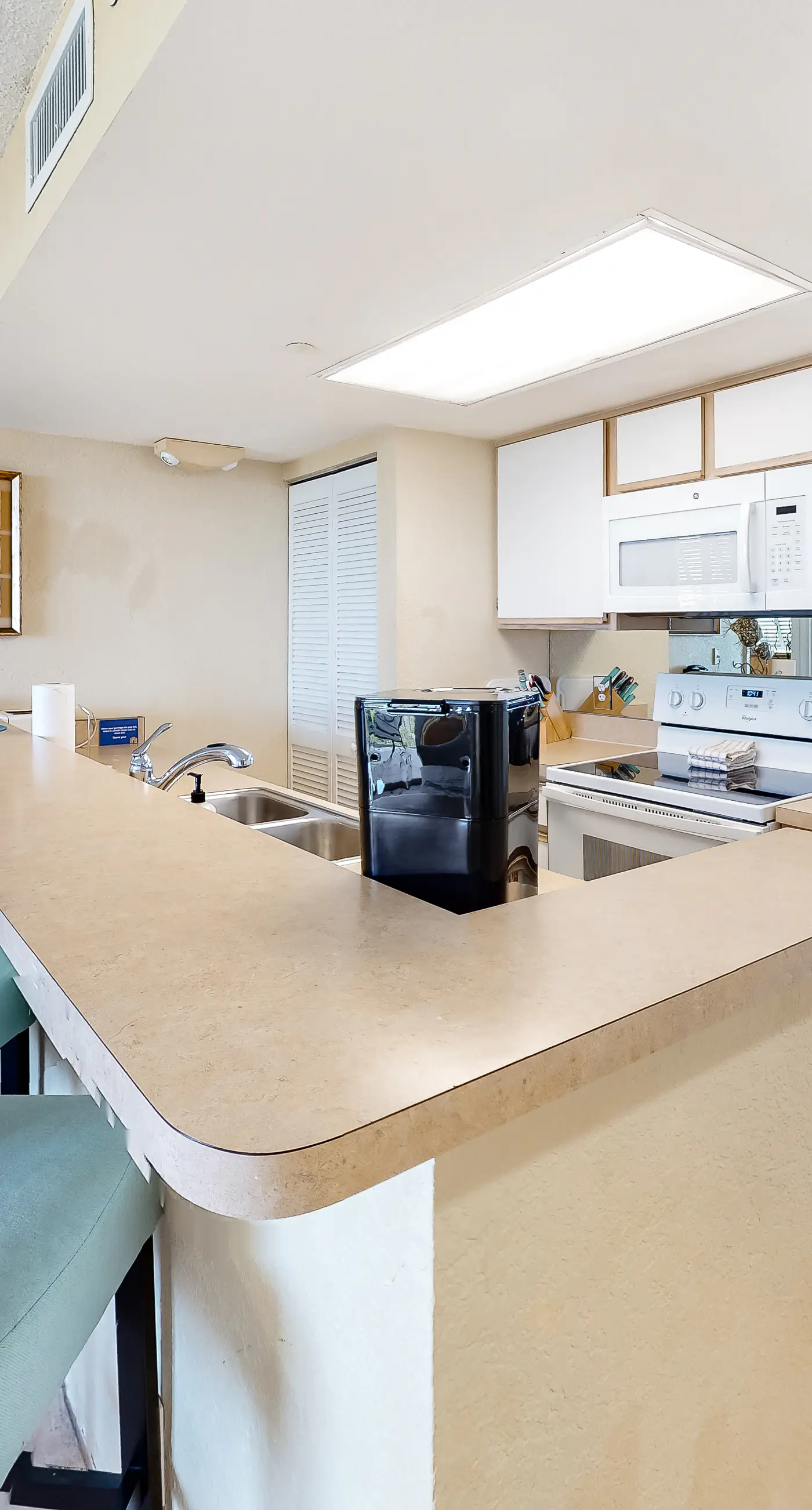 Sunrise Suites - Panama Suite 310