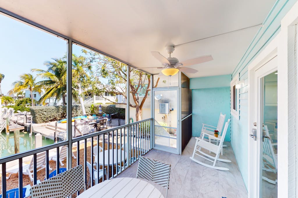 Waterfront duplex with canal access & Cabana Club pool membership