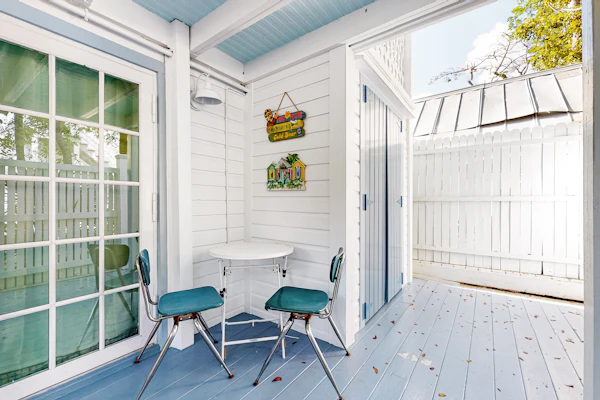 Charming, updated home near Duval St. with enclosed patio & walkable location
