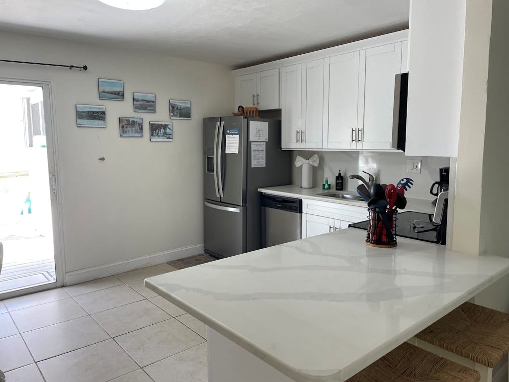 Oceanfront Duplex with Beautiful Beach & Dock for Boat Access - Dogs OK