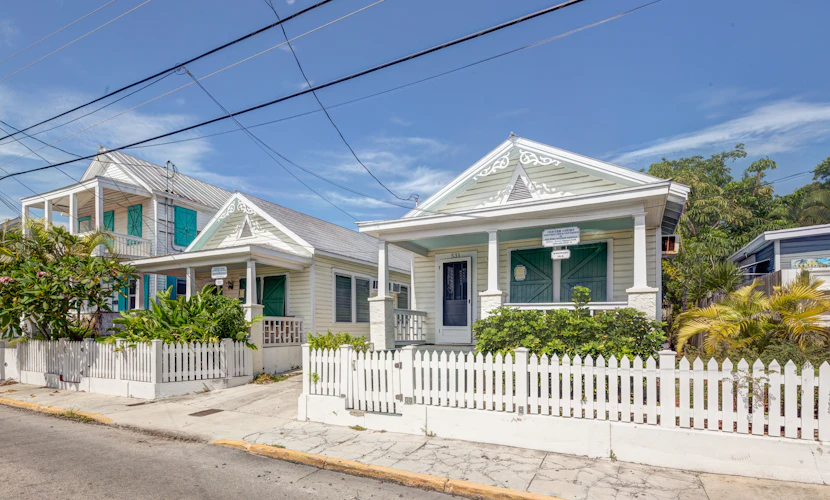 Two Rustic Cottages with Private Hot Tubs & Private Parking - Dogs OK