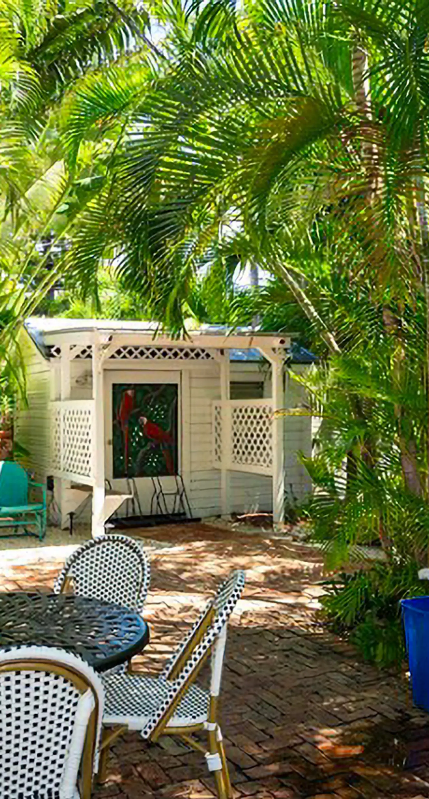 KW49E - Papa's Hideaway  - Garden of Eden