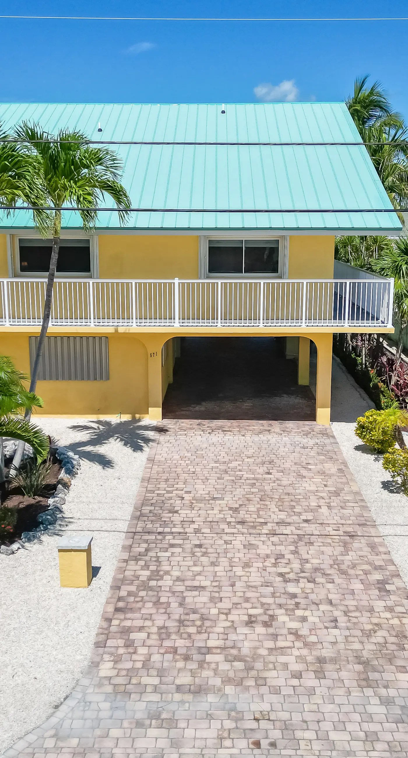Sea Pointe & Canal-side Charisma