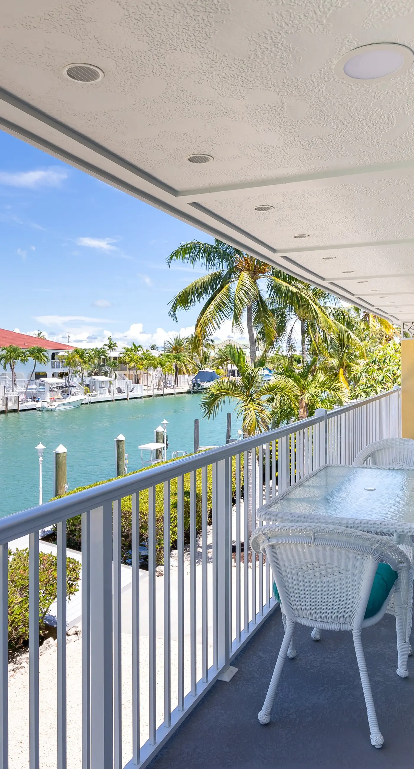 Sea Pointe & Canal-side Charisma