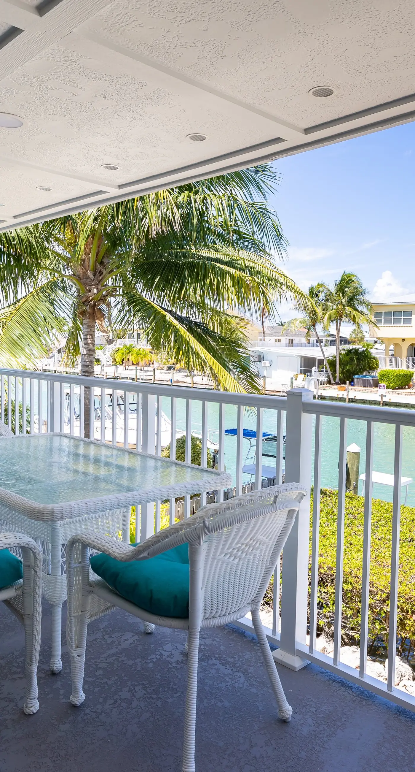 Sea Pointe & Canal-side Charisma