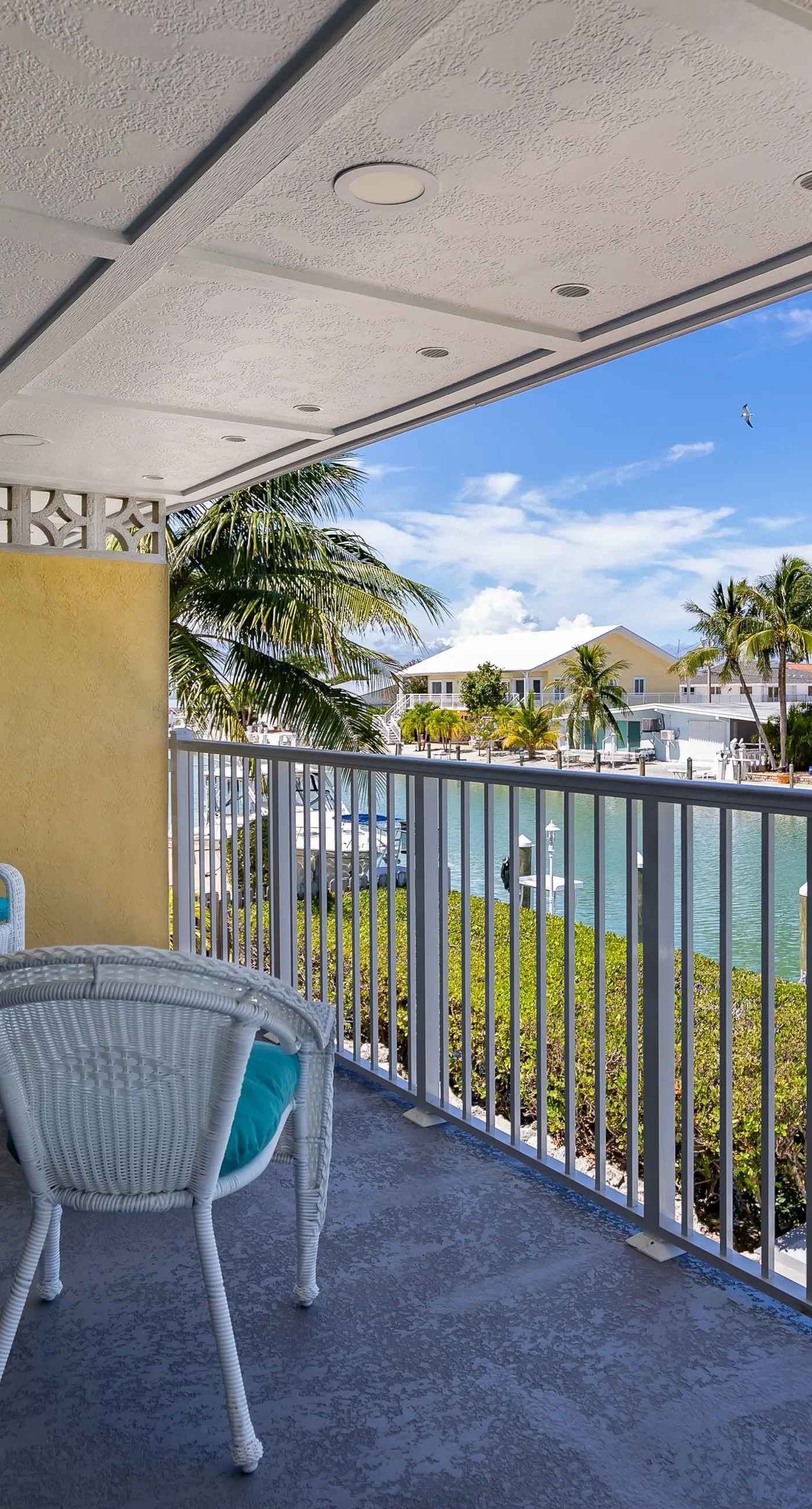 Sea Pointe & Canal-side Charisma