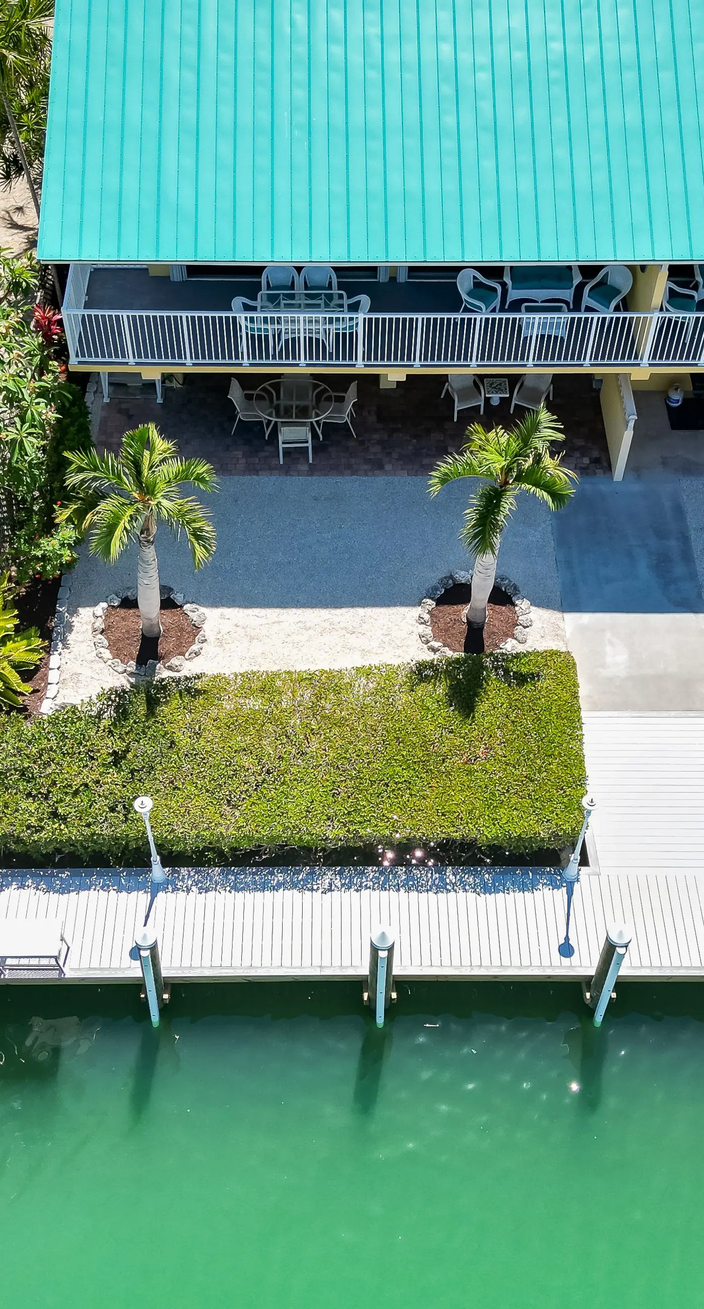 Sea Pointe & Canal-side Charisma