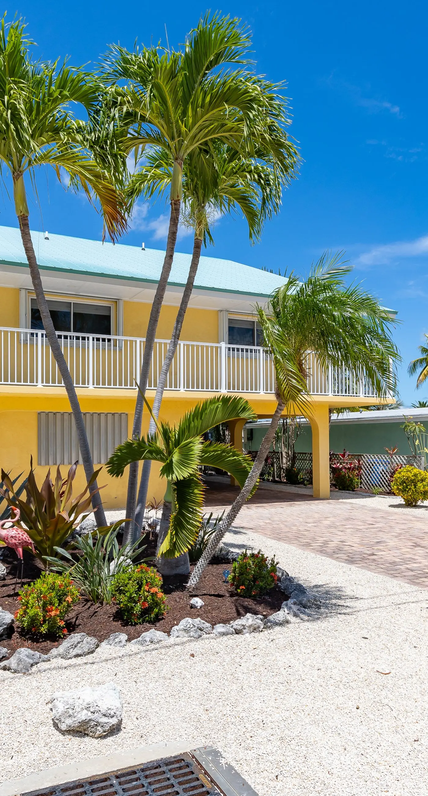 Sea Pointe & Canal-side Charisma