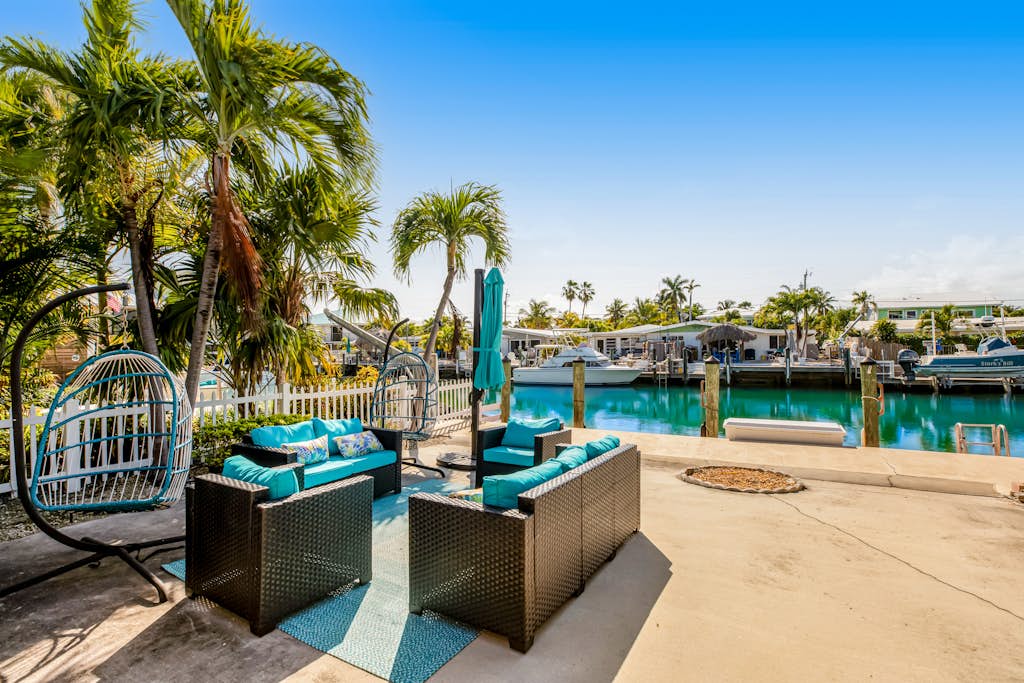 Waterfront home with gorgeous patio, WiFi, gas grill, & great location