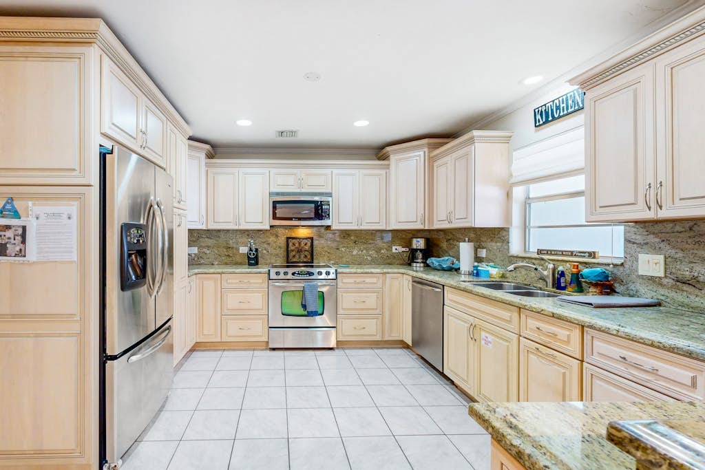 Single-level home with a private pool, enclosed yard - two dogs OK