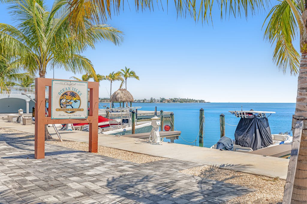 Condo in Marathon with waterfront pool, patio, kayak & sundeck