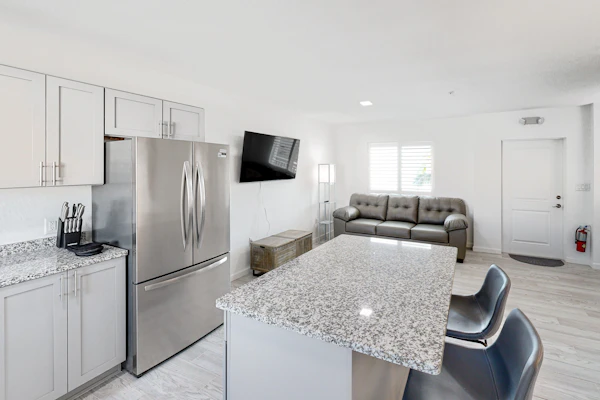 Green Pineapple | Condo in Marathon with pool access